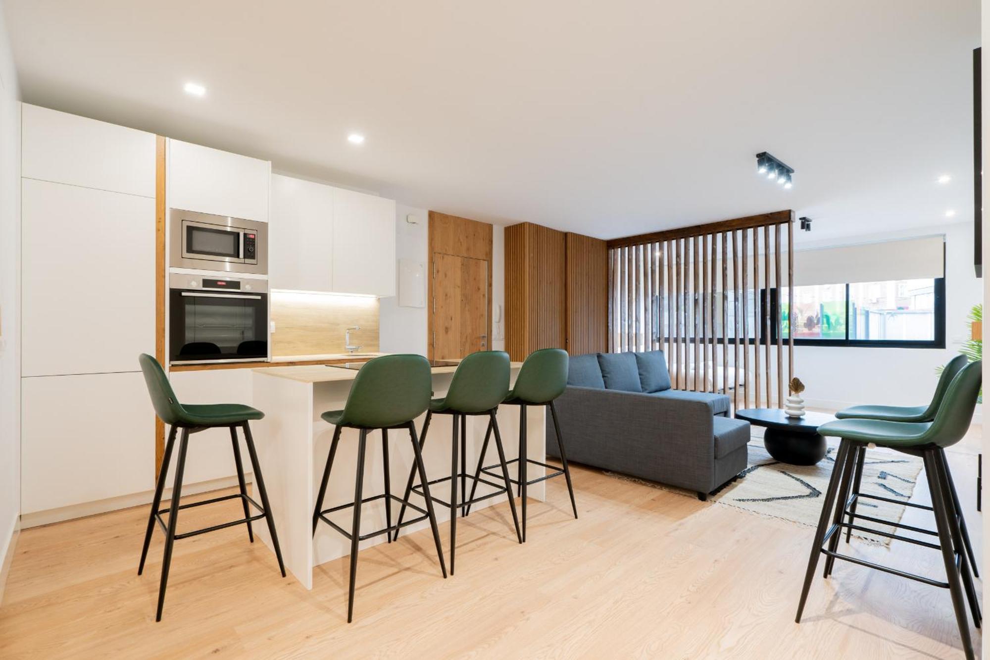 Apartamento Reformado Para 6 Personas En Plena Gran Via Alquiler Temporal Madrid Buitenkant foto