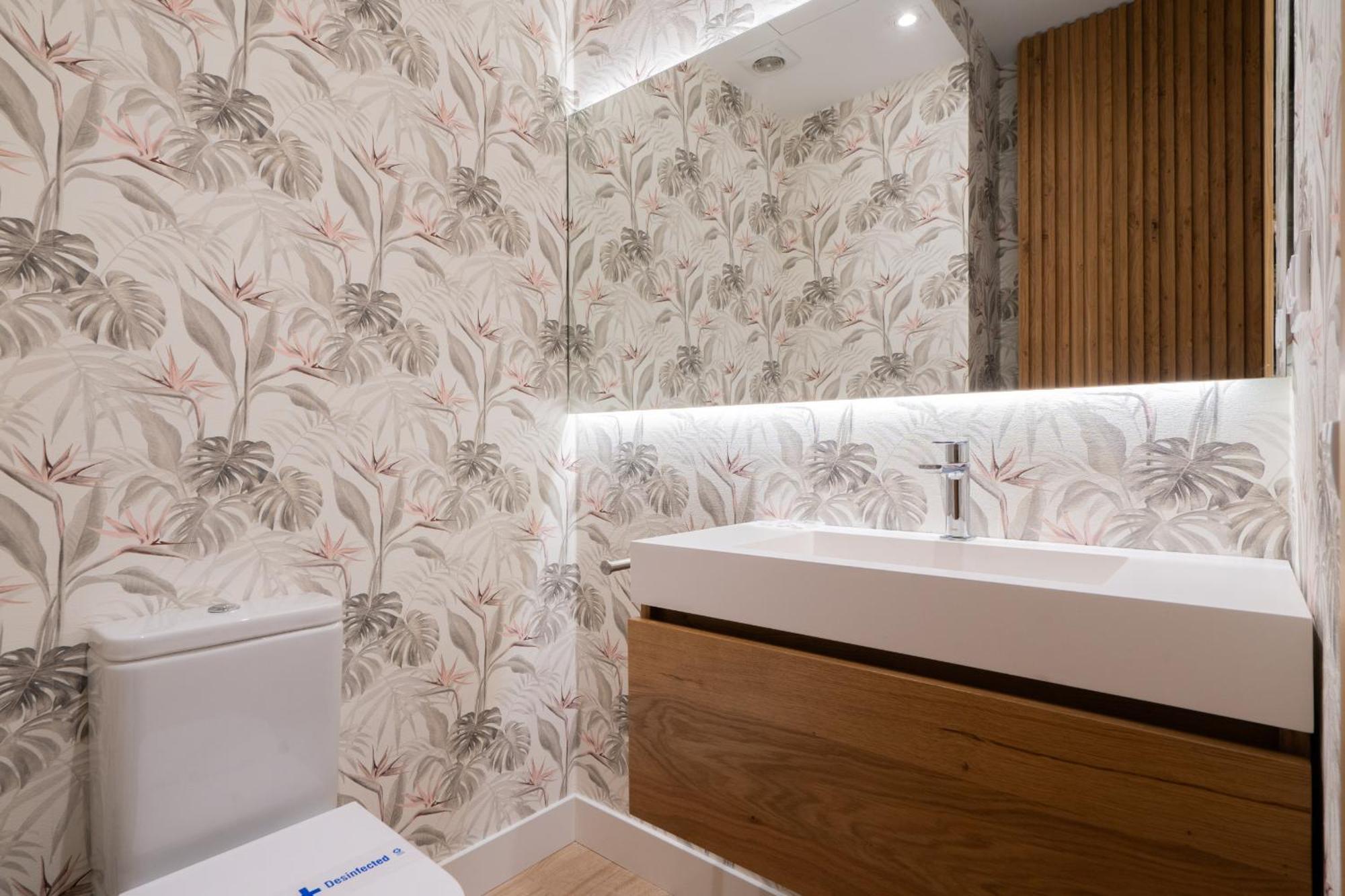 Apartamento Reformado Para 6 Personas En Plena Gran Via Alquiler Temporal Madrid Buitenkant foto