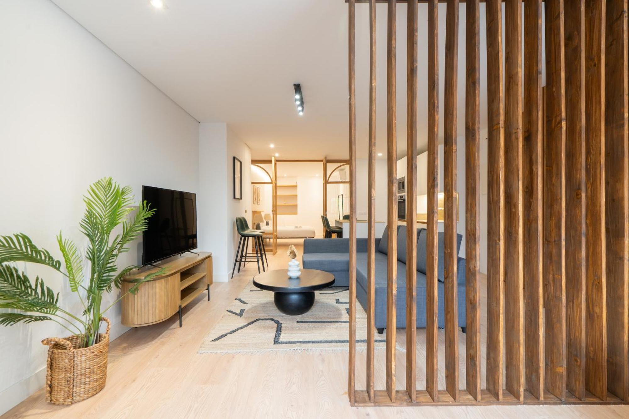 Apartamento Reformado Para 6 Personas En Plena Gran Via Alquiler Temporal Madrid Buitenkant foto