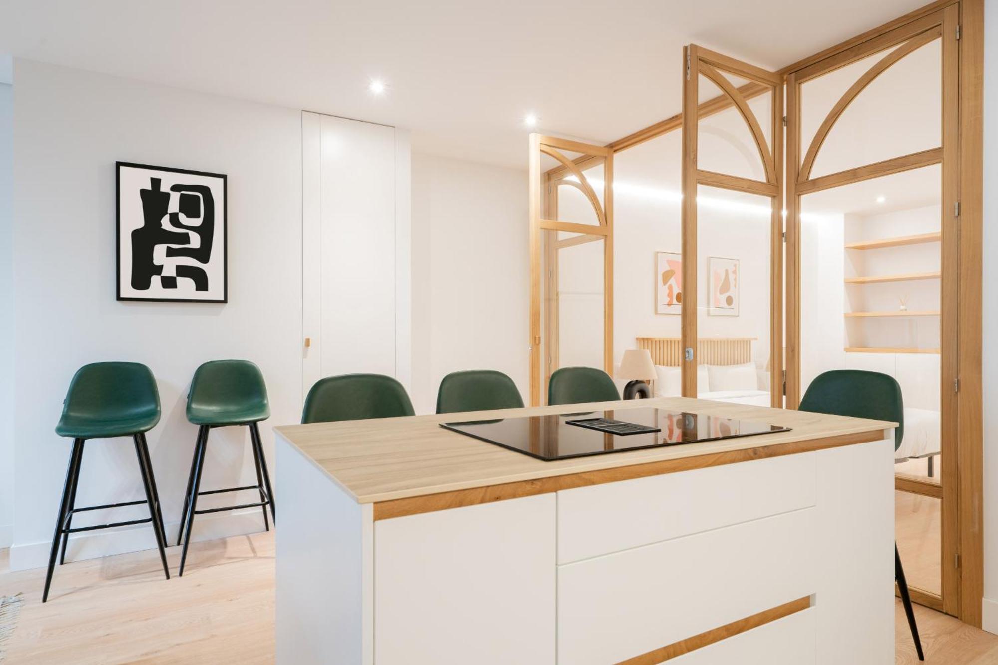 Apartamento Reformado Para 6 Personas En Plena Gran Via Alquiler Temporal Madrid Buitenkant foto