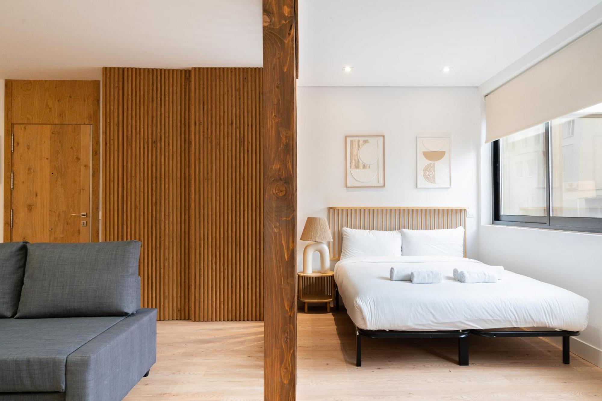 Apartamento Reformado Para 6 Personas En Plena Gran Via Alquiler Temporal Madrid Buitenkant foto